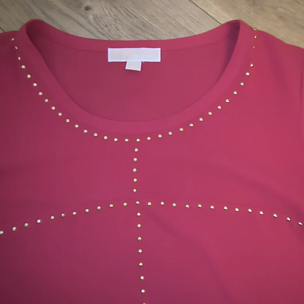 Michael Kors Red Studded Hi-Lo Hem Blouse in Size L - Picture 14 of 14